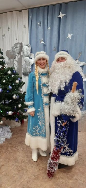 Снугурочка в новогодний утренник.jpg