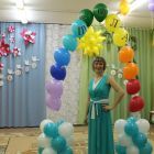 В роли ведущей на выпускном празднике.jpg